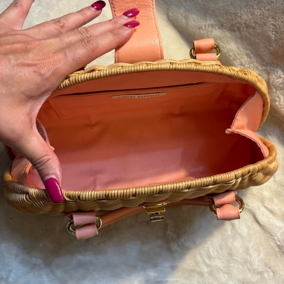 NEW Banana Republic Woven Bag Tan Rattan Pale Pink Leather Gold-tone Hardware - Picture 5 of 16